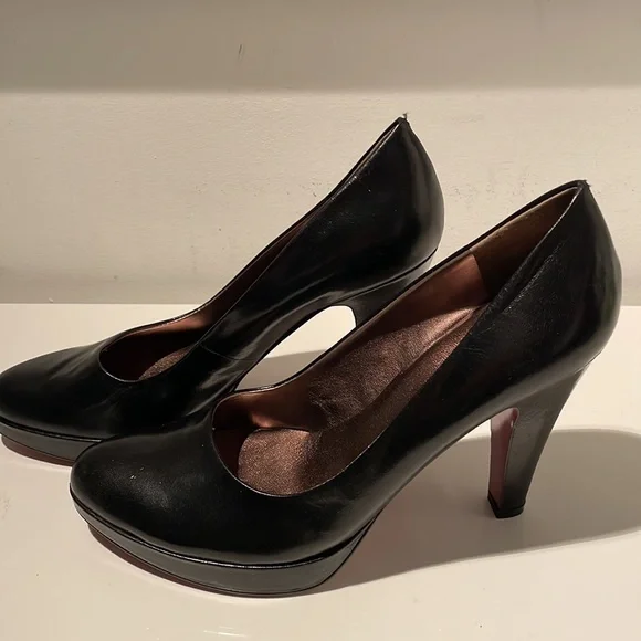 MARC FISHER BRAND NEW BLACK LEATHER PLATFORM HEELS - Picture 3 of 13